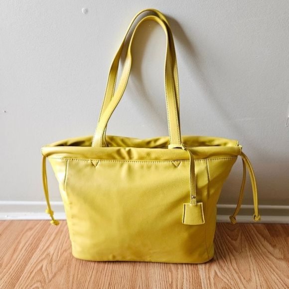 Carpisa Vegan Leather Tote Bag. - Picture 1 of 14